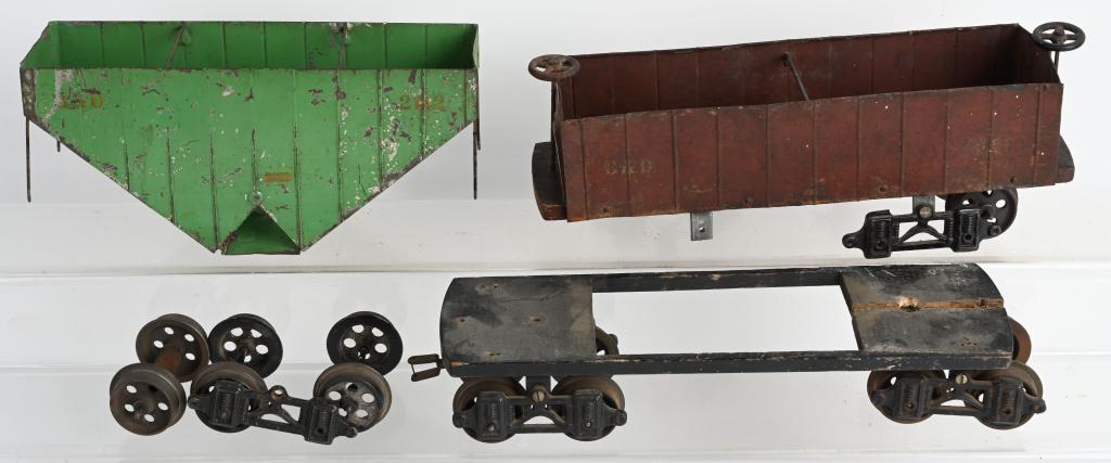 2- VOLTAMP FREIGHT CARS: Pair of original Voltamp Freight Cars. Includes B&O Gondola with loose wheels and 2112 B&O Hopper with loose wheels and body. All original condition.