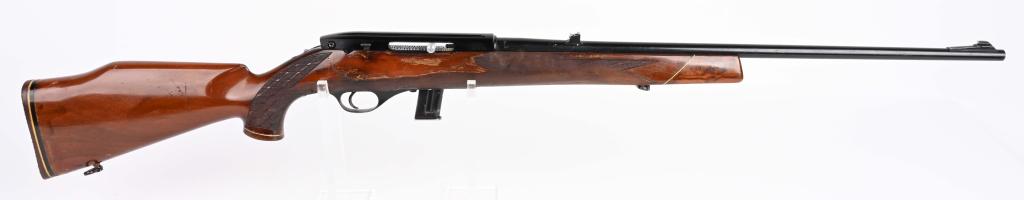 WEATHERBY MARK XXII .22 LR RIFLE: SERIAL NUMBER 315309, BARREL 24" CALIBER 22 LONG RIFLE. Produced for Weatherby in Italy. 10 round detachable magazine with selector for single shot or semi-automatic. Walnut stock with rosewood for en