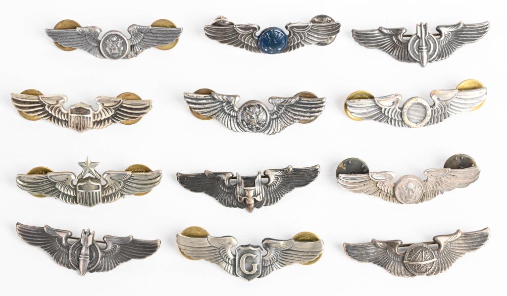 WWII ARMY AIR CORPS WINGS LOT OF 12 PILOT CREW WW2: WWII US Army Air Corps 2 inch wing lot to include 1) Pilot wings marked STERLING 2) Navigator Wings marked STERLING 3) Bombardier Wings marked STERLING 4) Senior Pilot wings marked STERLING MEYER 5) A