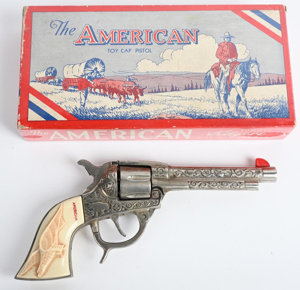KILGORE AMERICAN CAP GUN w/ BOX: Nice cast iron Cap Gun. All original and looks never played with 10" Boxed