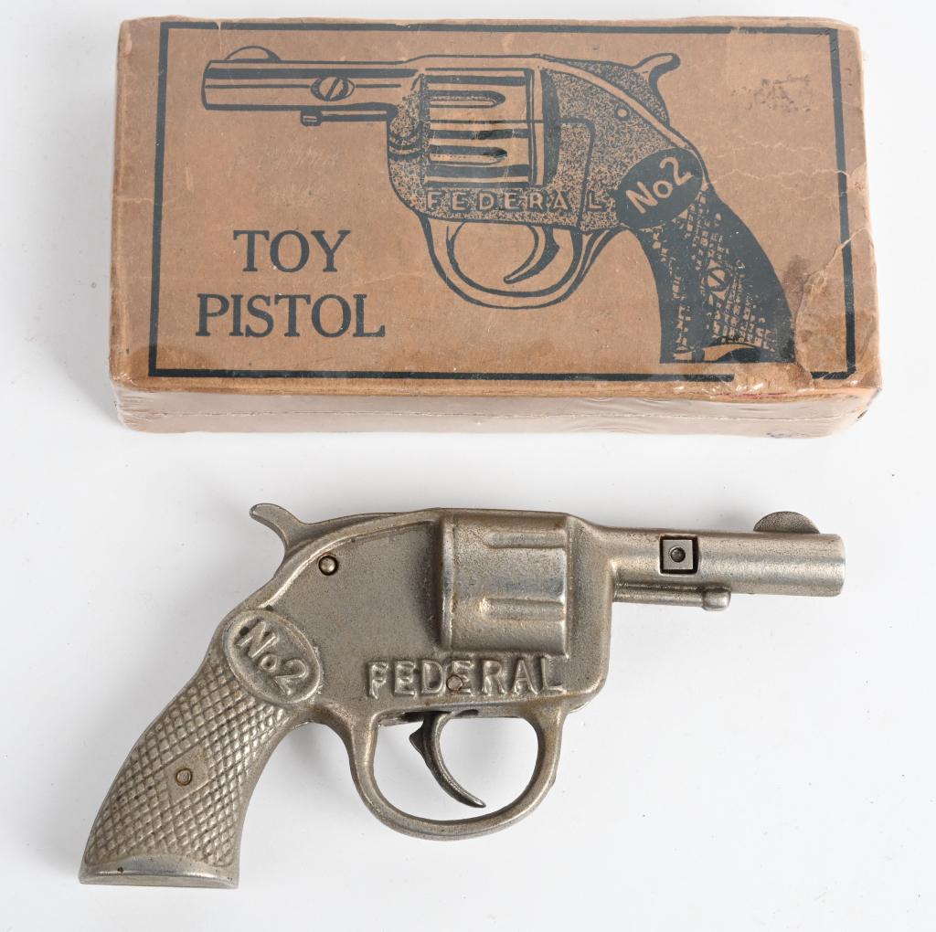 FEDERAL No.2 CAP PISTOL w/ BOX: Nice cast iron Cap Gun. All original and looks never played with 7" Boxed