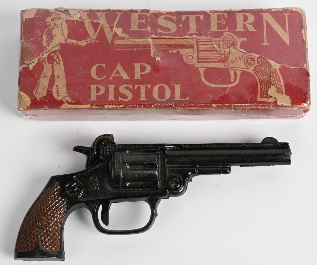 KENTON WESTERN CAP PISTOL w/ BOX: Nice cast iron Cap Gun. All original and looks never played with 7 1/2" Boxed