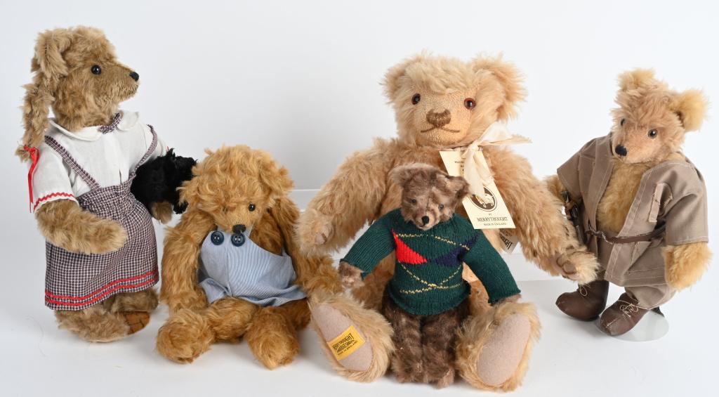 LOT (5) PRECIOUS ANTIQUE STYLE TEDDY BEARS: All five bears have been made in the circa 1910 Bear style. All are near mint. All feature the longer snouts, glass eyes, three have felt pads and all have the mohair look. The smallest bear measures