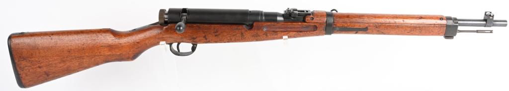 WW2 JAPANESE TYPE 38 CARBINE WITH MUM: SERIAL NUMBER 40913 BARREL 19-1/2" CALIBER 6.5 JAPANESE MANUFACTURED WW2. Produced by Nagoya arsenal with blue finished steel and varnished 2 piece stocks. Receiver marked with full Royal Chrysanthemu