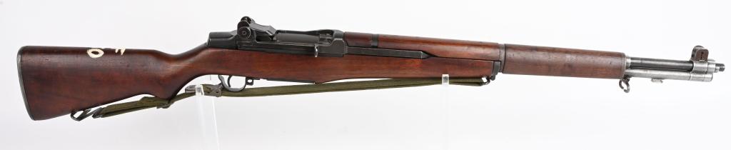 INTERNATIONAL HARVESTER M1 GARAND RIFLE: SERIAL NUMBER 5098020 BARREL 24" CALIBE 30-06 IHC MANUFACTURED 1954. Produced under contract for use during the Korean War. Walnut stocks with small "RA" inspection. LMR barrel dated 10-54 and with al