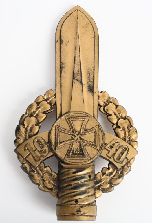 WWII NAZI GERMAN N. S. REICHS KRIEGERBUND POLE TOP: Great looking National Socialist Reichs Kriegerbund Flag Pole Top that is made of bakelite. This piece stands about 9 3/4 inches tall and in excellent condition.