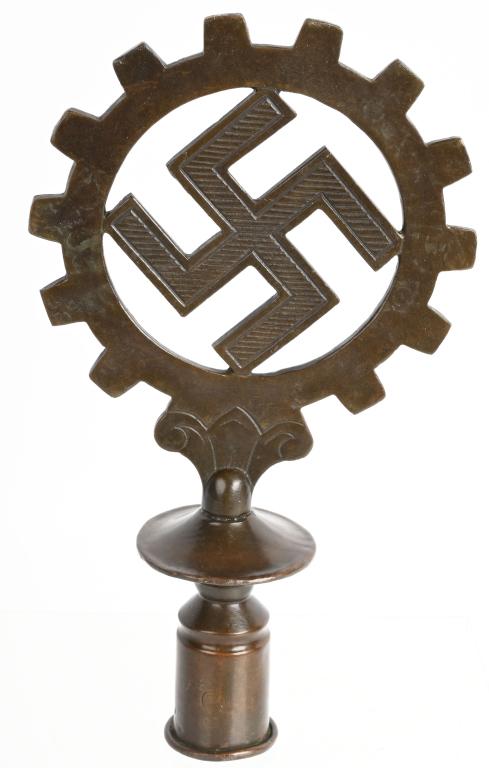 WWII NAZI GERMAN DAF POLE TOP IN BRASS WW2: DAF (Deutsche Arbeitsfront) pole topper. very minor wear. 9.25" x 5.5" very good - excellent and hard to find in brass. With the dissolution of all Free Trade Unions in Germany in May 1933 the Deutsch