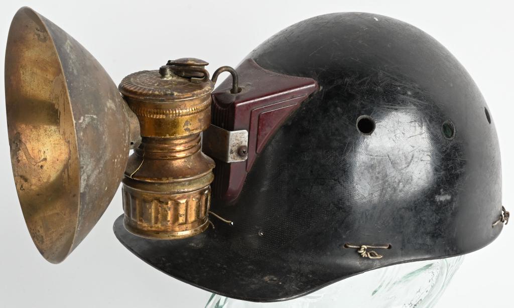 1930s KENTUCKY COAL MINERS HARD HAT w/ LAMP: Original Kentucky Coal Miners Hard Hat with Lamp. Srill has liner. Shows normal wear. 14" Very Good-Excellent