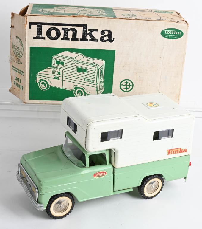TONKA #530 CAMPER w/ BOX: All original with box. 14" Very Good