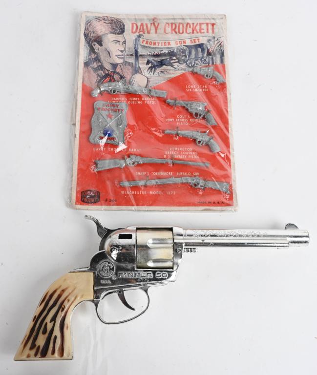FANNER 50 & DAVY CROCKETT GUNS ON CARD: All original. Fanner measures 11" Excellent