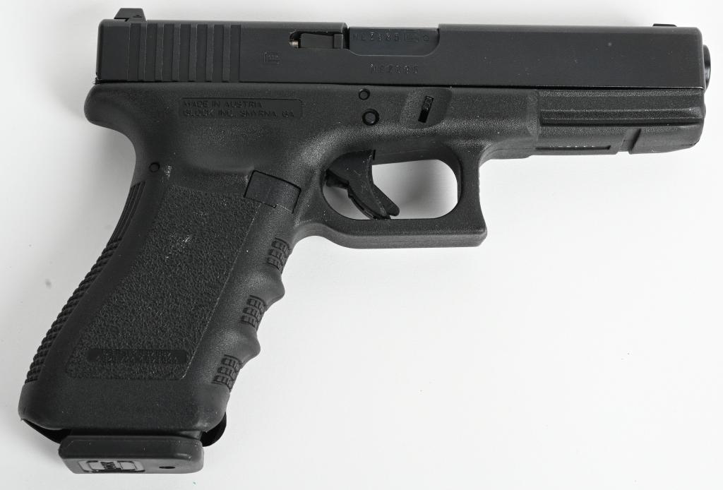 CASED GLOCK MODEL 31 SEMI AUTO PISTOL: SERIAL HEZ685. BARREL 4". CALIBER .357 SIG. Long frame, 15 shot, double action, matte finish, white dot combat night sights. As new in case with two magazines and paperwork. M