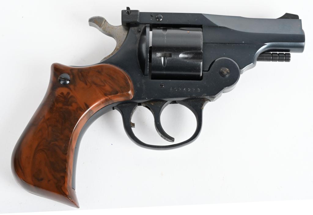 NEAR NEW H&R MODEL 925 REVOLVER: SERIAL AC74273. BARREL 2.5". CALIBER .38 S&W. MADE 1964-1984. Referred to as the Defender model due to short barrel. A high quality pocket snub nose .38, top break, with factory blue finish, target st