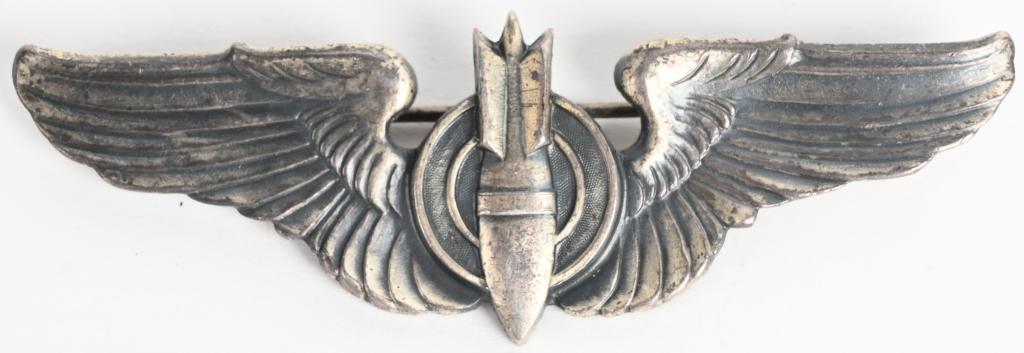 WWII US ARMY AIR CORPS BOMBARDIER 3 INCH WINGS WW2: Fantastic WWII Army Air Corps Bombardier Wings are Die struck, non-maker marked but marked Sterling in raised letters. Wings measure 3 inches wide.