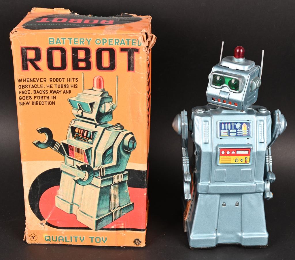 YONEZAWA BATTERY OP DIRECTIONAL ROBOT w/ BOX (1 of 11)