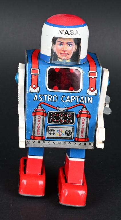 DAIYA TIN WINDUP NASA ASTRO CAPTAIN (1 of 5)