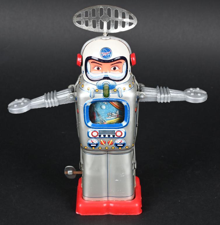 ALPS TIN WINDUP TELEVISION SPACEMAN (1 of 5)