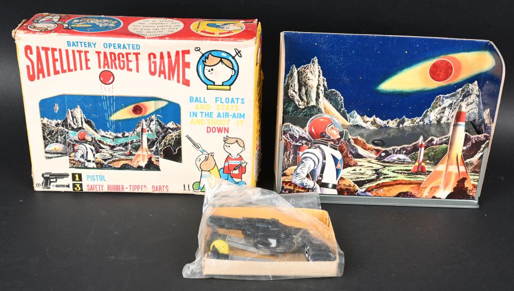 SH BATTERY OP SATELLITE TARGET GAME w/ BOX: Horikawa battery operated Satellite Target Game. Made in Japan. All original and worked when tested. Comes with Gun, Darts, and Satellite Ball. With original Box. Excellent
