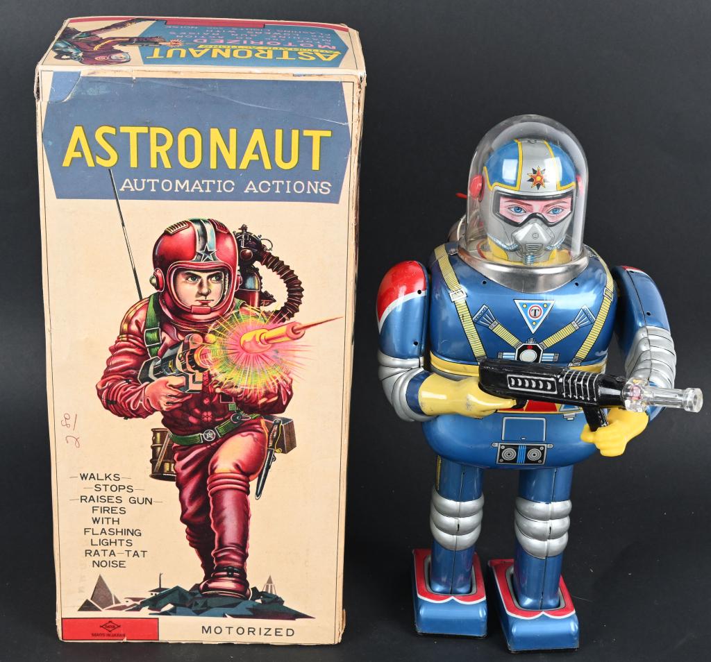 DAIYA BATTERY OP ASTRONAUT w/ BOX (1 of 12)