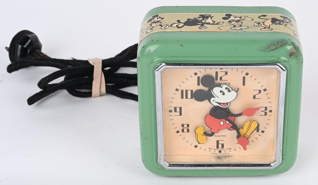 EARLY INGERSOLL MICKEY MOUSE ELECTRIC CLOCK (1 of 5)