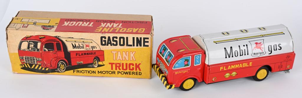 JAPAN TIN FRICTION MOBIL GASOLINE TRUCK w/ BOX (1 of 8)