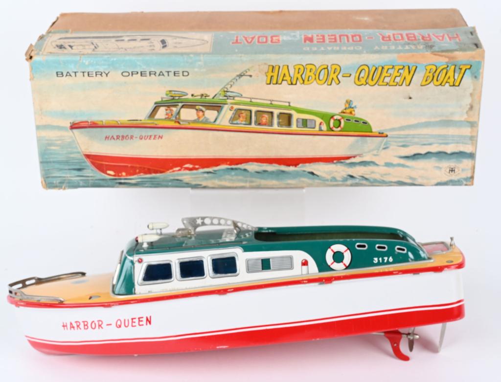 JAPAN BATTERY OP HARBOR QUEEN BOAT w/ BOX: Very large and impressive battery operated Harbor Queen Boat. Very nice colors and details. Worked when tested. Boxed 19" Excellent