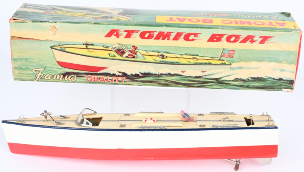 JAPAN BATTERY OP WOOD ATOMIC BOAT w/ BOX (1 of 9)