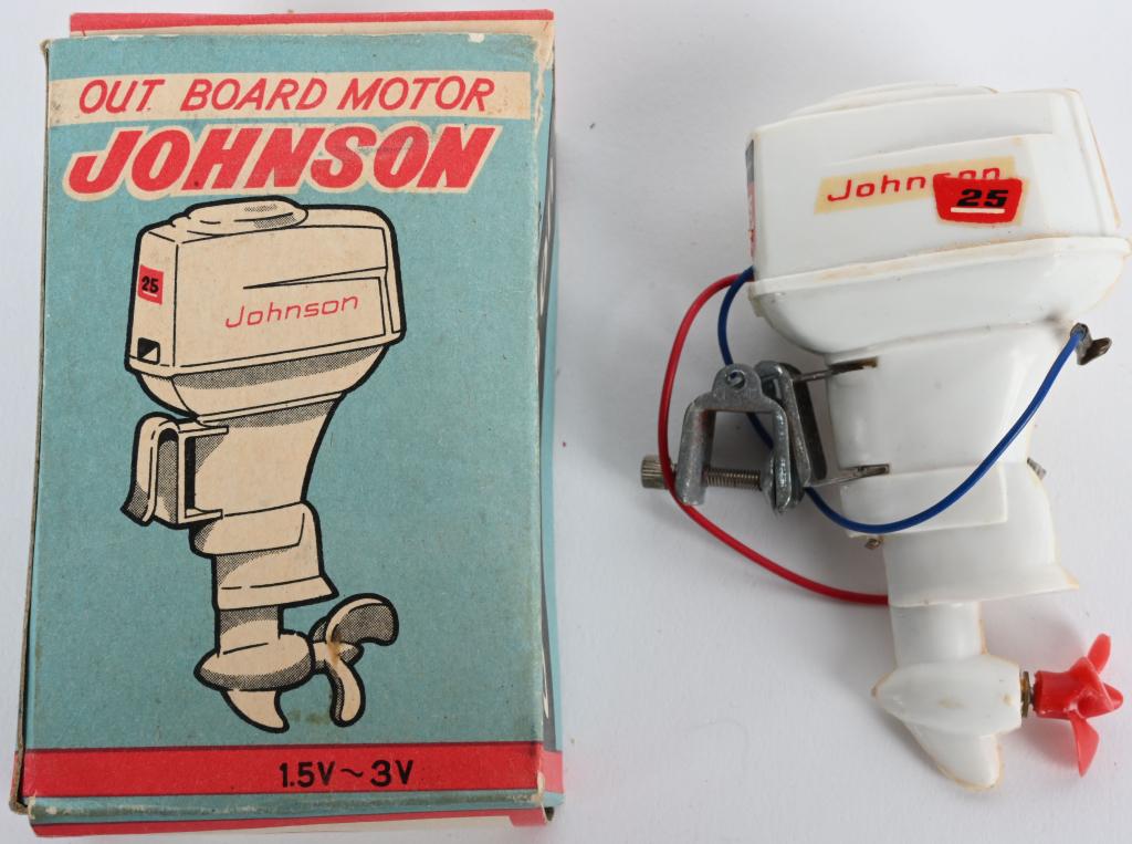 UNION #7 JOHNSON 25 OUTBOARD MOTOR w/ BOX (1 of 3)