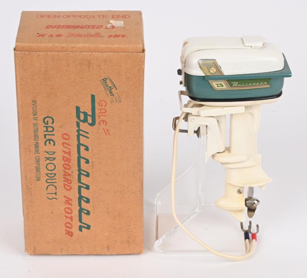 1958 GALE BUCCANEER 25HP OUTBOARD MOTOR w/ BOX (1 of 16)