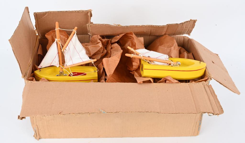 21- STAR CRAFT WOODEN SAILBOATS w/ BOX (1 of 10)