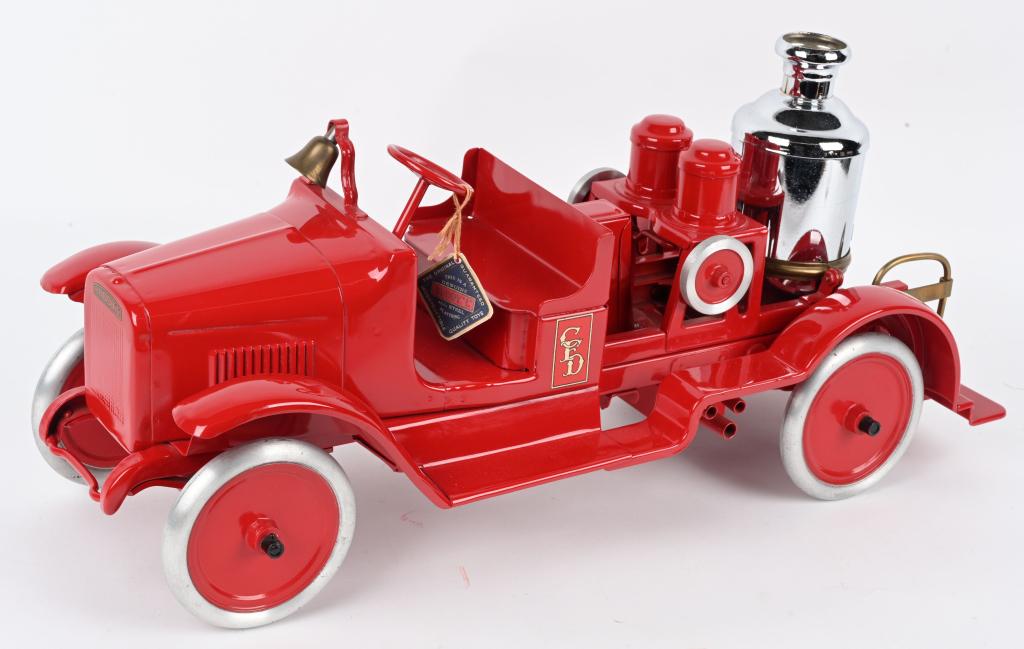BUDDY L PRESSED STEEL PUMPER FIRE TRUCK (1 of 10)