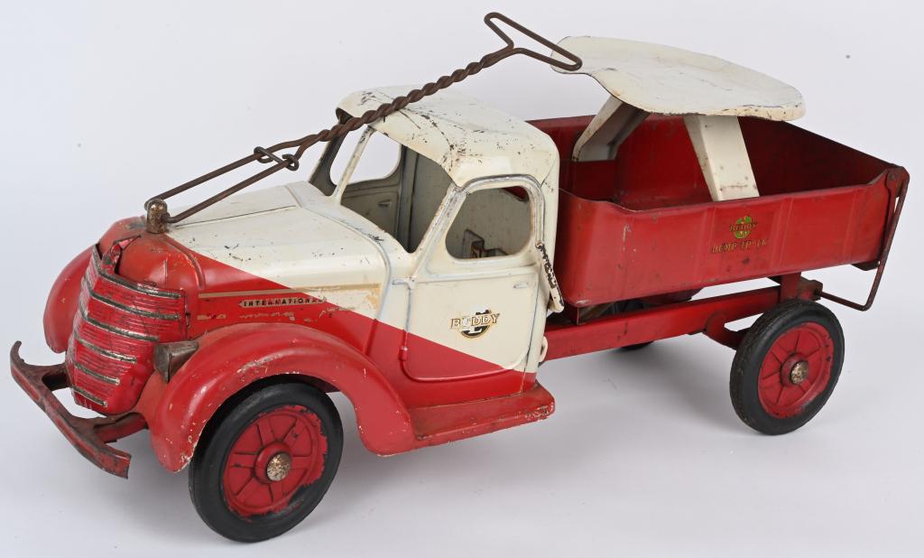 BUDDY L 1938 INTERNATIONAL DUMP TRUCK (1 of 6)
