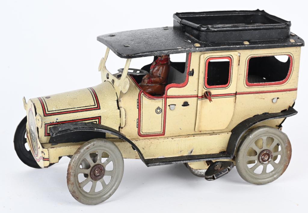 GERMAN OROBR TIN WINDUP SEDAN (1 of 14)
