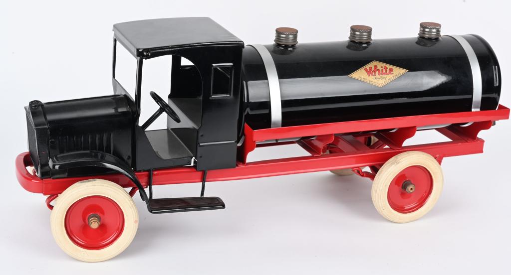 KELMET PRESSED STEEL WHITE TANK TRUCK (1 of 5)