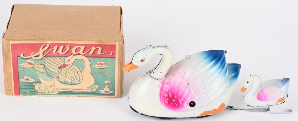 JAPAN TIN WINDUP SWAN & BABY w/ BOX (1 of 4)