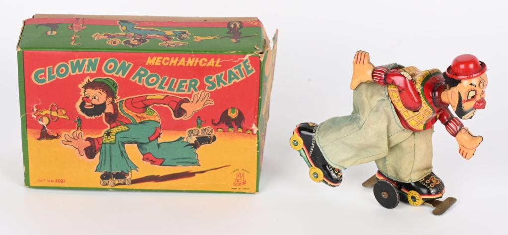 TPS TIN WINDUP CLOWN ON ROLLER SKATE w/ BOX (1 of 7)