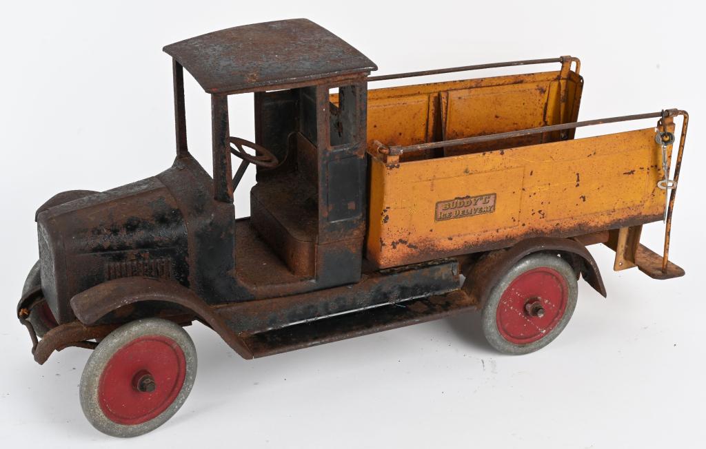 BUDDY L PRESSED STEEL ICE DELIVERY TRUCK: Original Buddy L Ice Delivery Truck. All original condition including paint and decals. Nice complete straight truck. Still displays well.