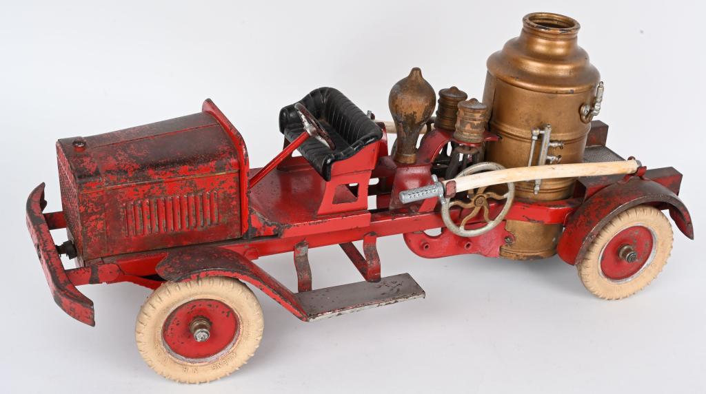 KINGSBURY WINDUP FIRE PUMPER TRUCK (1 of 5)