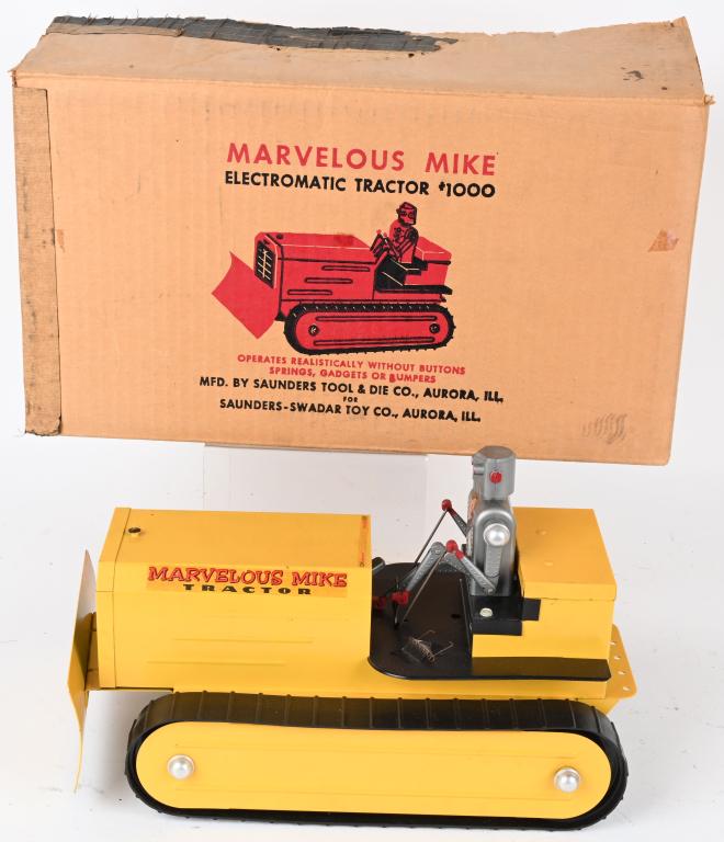 SAUNDERS MARVELOUS MIKE ROBOT TRACTOR w/ BOX (1 of 9)