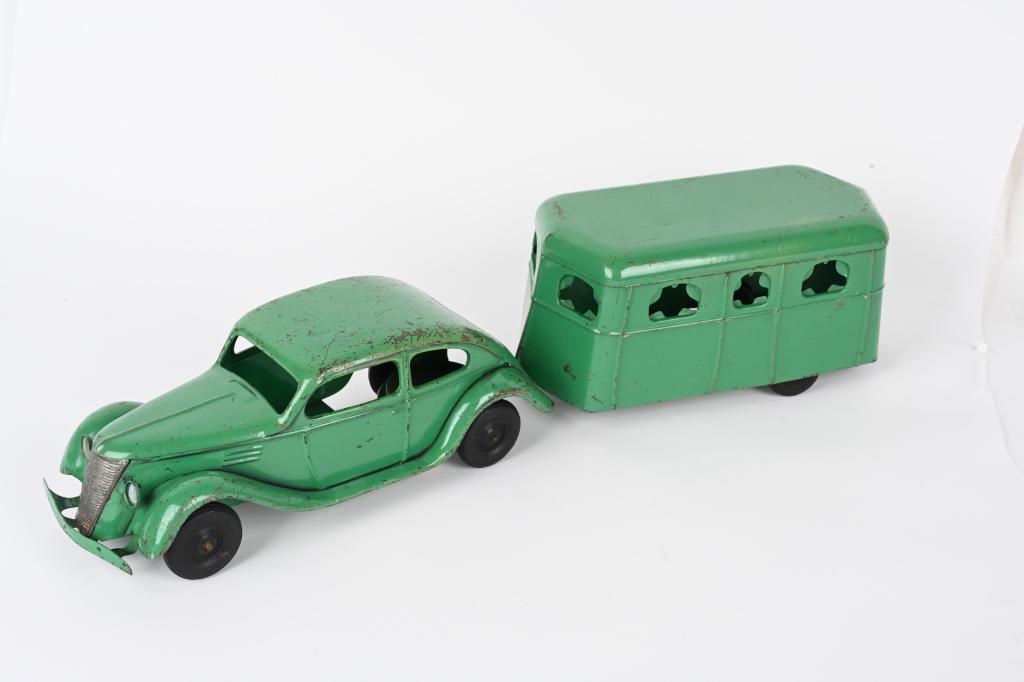 KINGSBURY WINDUP COUPE & TRAVEL TRAILER (1 of 6)