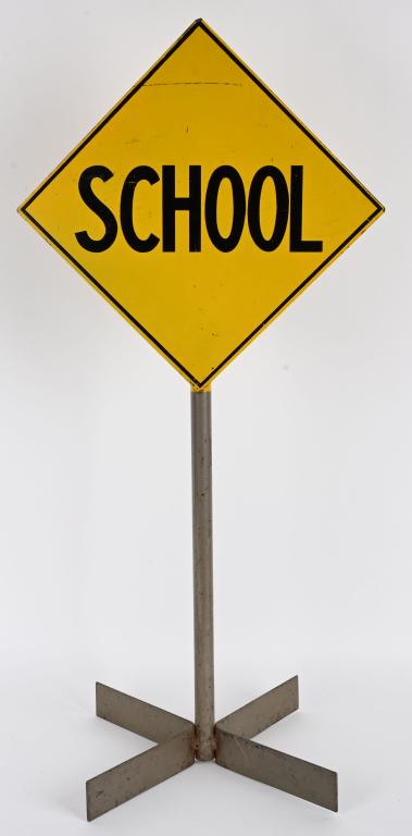 VINTAGE PEDAL CAR ALL METAL SCHOOL ROAD SIGN (1 of 3)