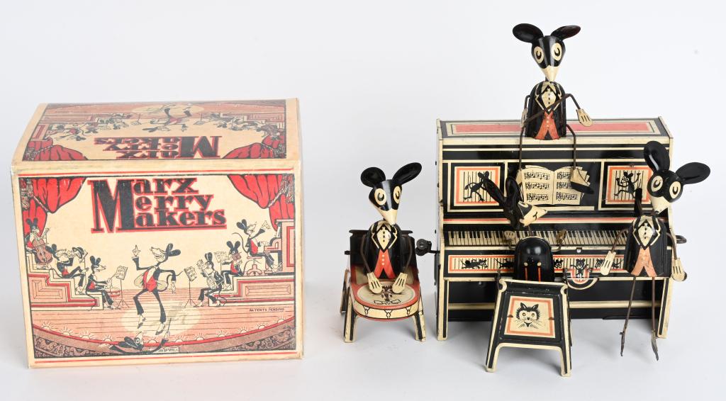 MARX TIN WINDUP MERRY MAKERS BAND (1 of 5)