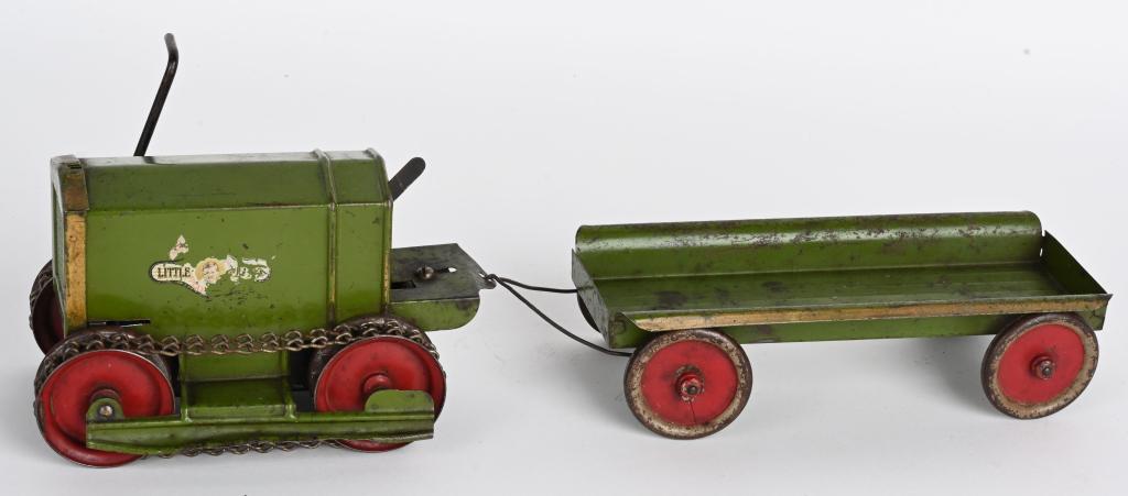 STRUCTO WINDUP "LITTLE JIM" TRACTOR & TRAILER (1 of 5)