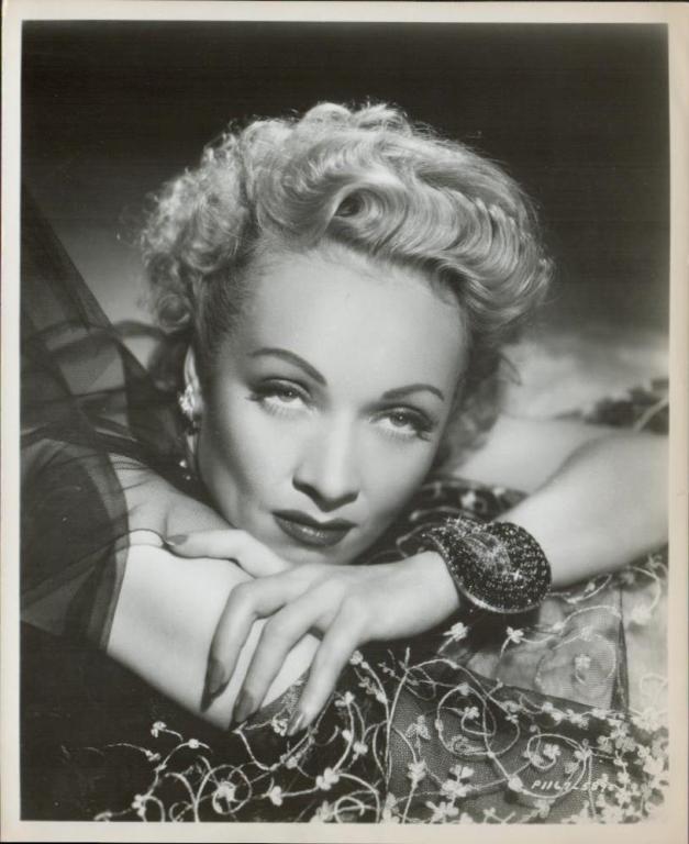 122-MARLENE DIETRICH 1940's-1970's ORIGINAL STILLS (1 of 4)