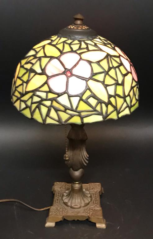 LEADED GLASS TABLE LAMP (1 of 7)