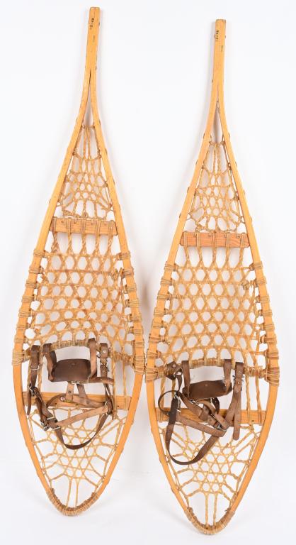 VINTAGE PAIR OF THE MAINE SNOW SHOES (1 of 3)
