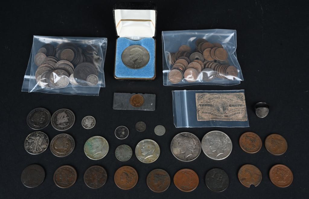 ESTATE LOT OF COINS (1 of 6)