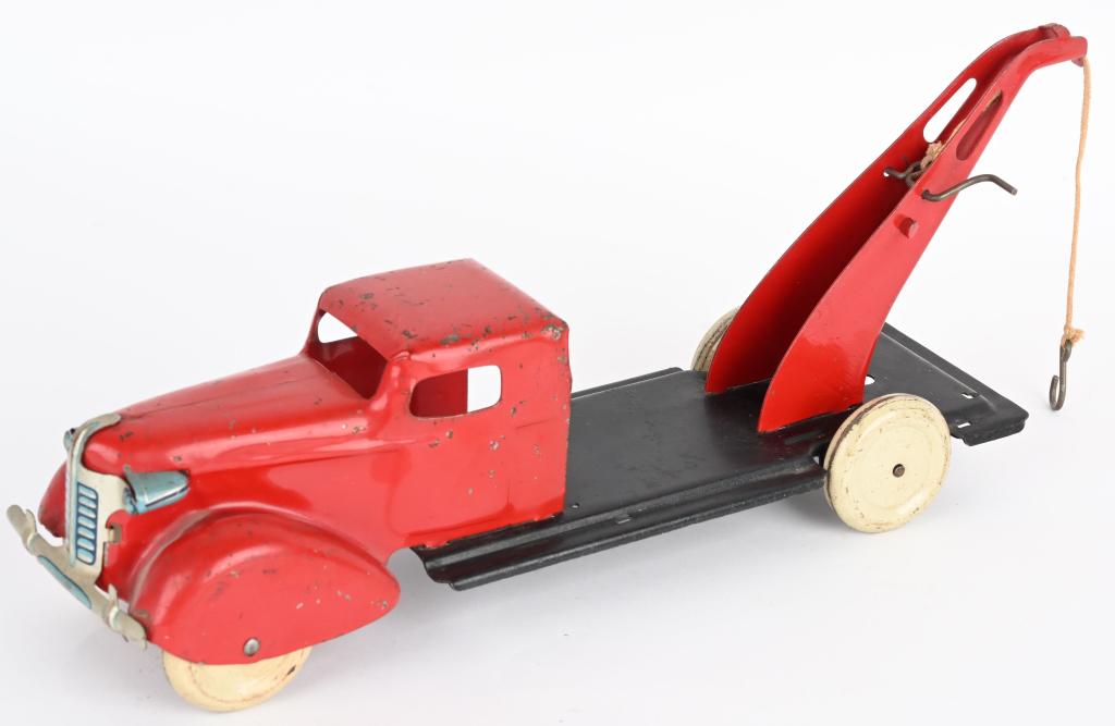 WYANDOTTE PRESSED STEEL TOW TRUCK: Nice pressed steel tow truck. All original with nice paint. 13" Excellent