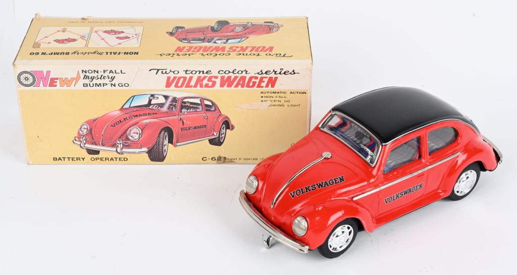 JAPAN BATTERY OP TWO TONE VOLKSWAGON BUG w/ BOX (1 of 6)
