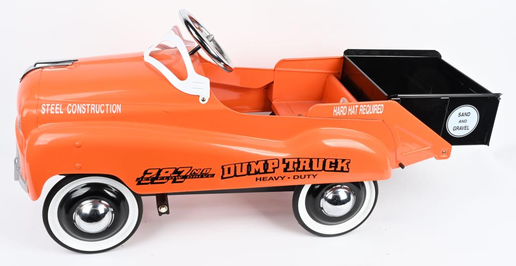 BURNS NOVELTY DUMP TRUCK PEDAL CAR (1 of 4)