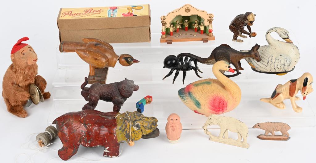 VINTAGE TOY LOT TIN WINDUPS and MORE (1 of 7)